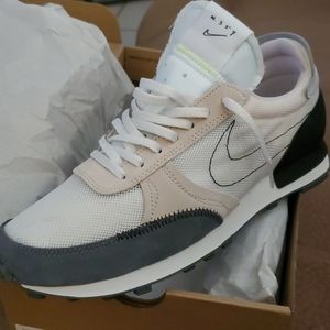 Nike DBREAK-TYPE